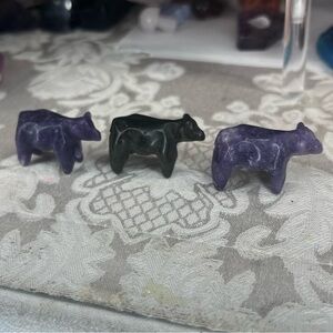Small Cow Crystal Carving